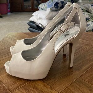 White heels-4 1/2 inch heel